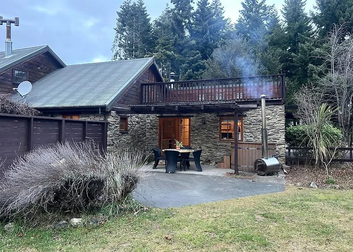 Wood-fired Garden Courtyard Escape Wanaka