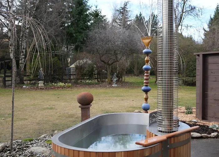 Wood-fired Garden Courtyard Escape * 瓦纳卡
